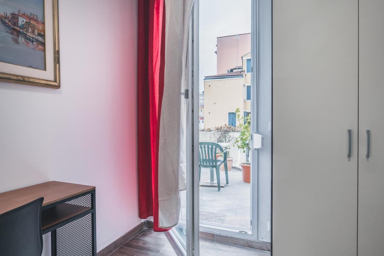 Bulldog Station Apartments With Private Wc, Ac, Tv Mestre Extérieur photo