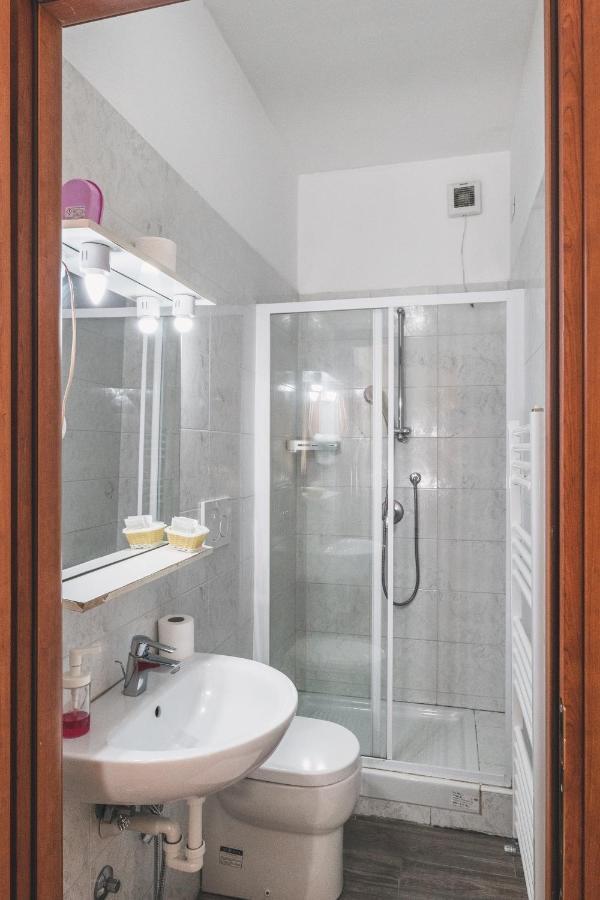 Bulldog Station Apartments With Private Wc, Ac, Tv Mestre Extérieur photo