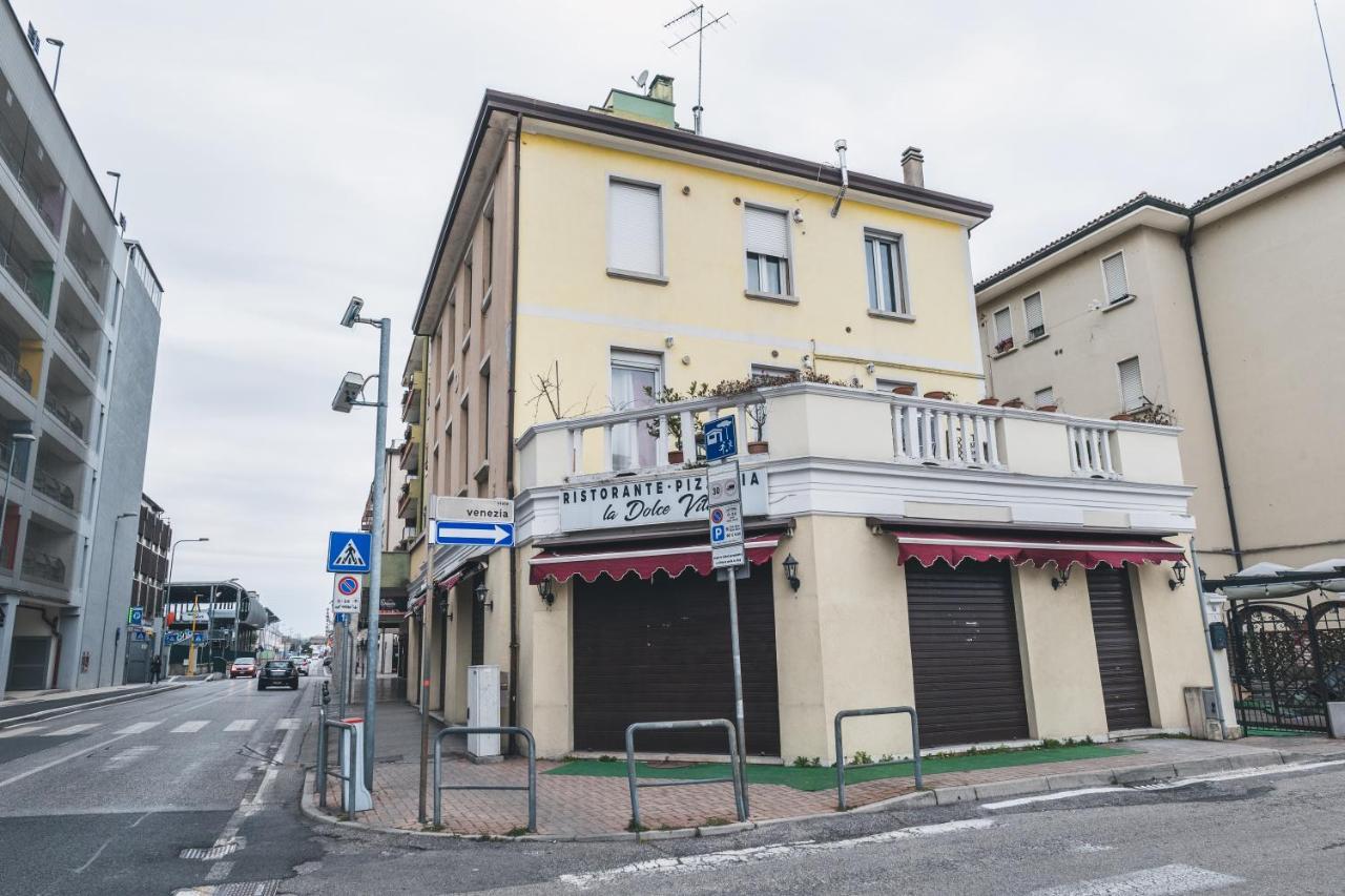 Bulldog Station Apartments With Private Wc, Ac, Tv Mestre Extérieur photo