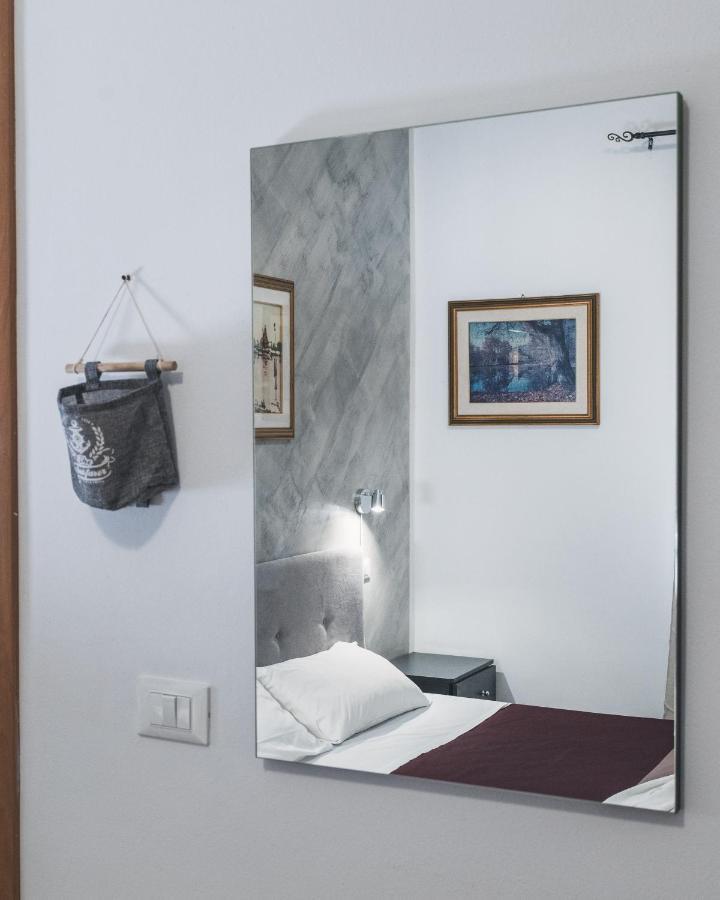 Bulldog Station Apartments With Private Wc, Ac, Tv Mestre Extérieur photo