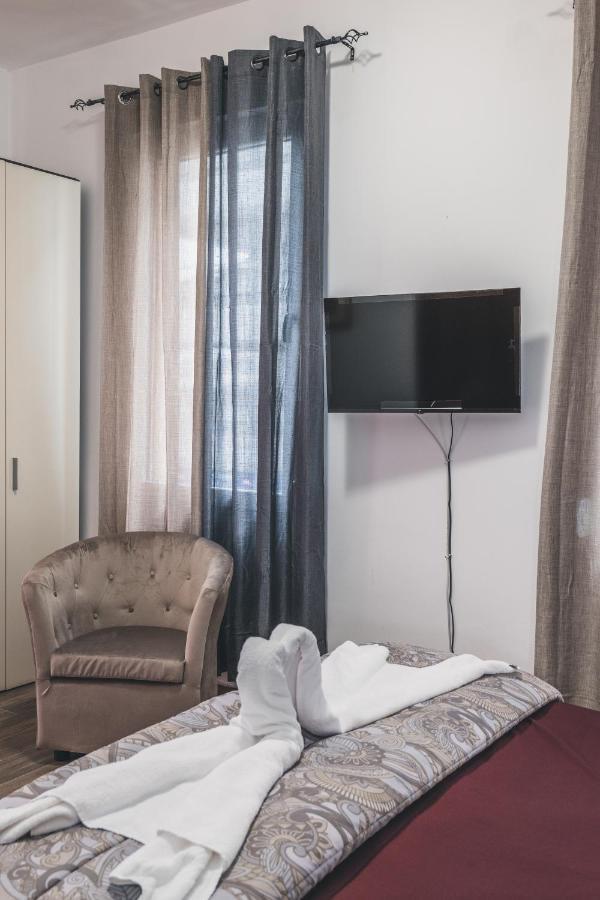 Bulldog Station Apartments With Private Wc, Ac, Tv Mestre Extérieur photo