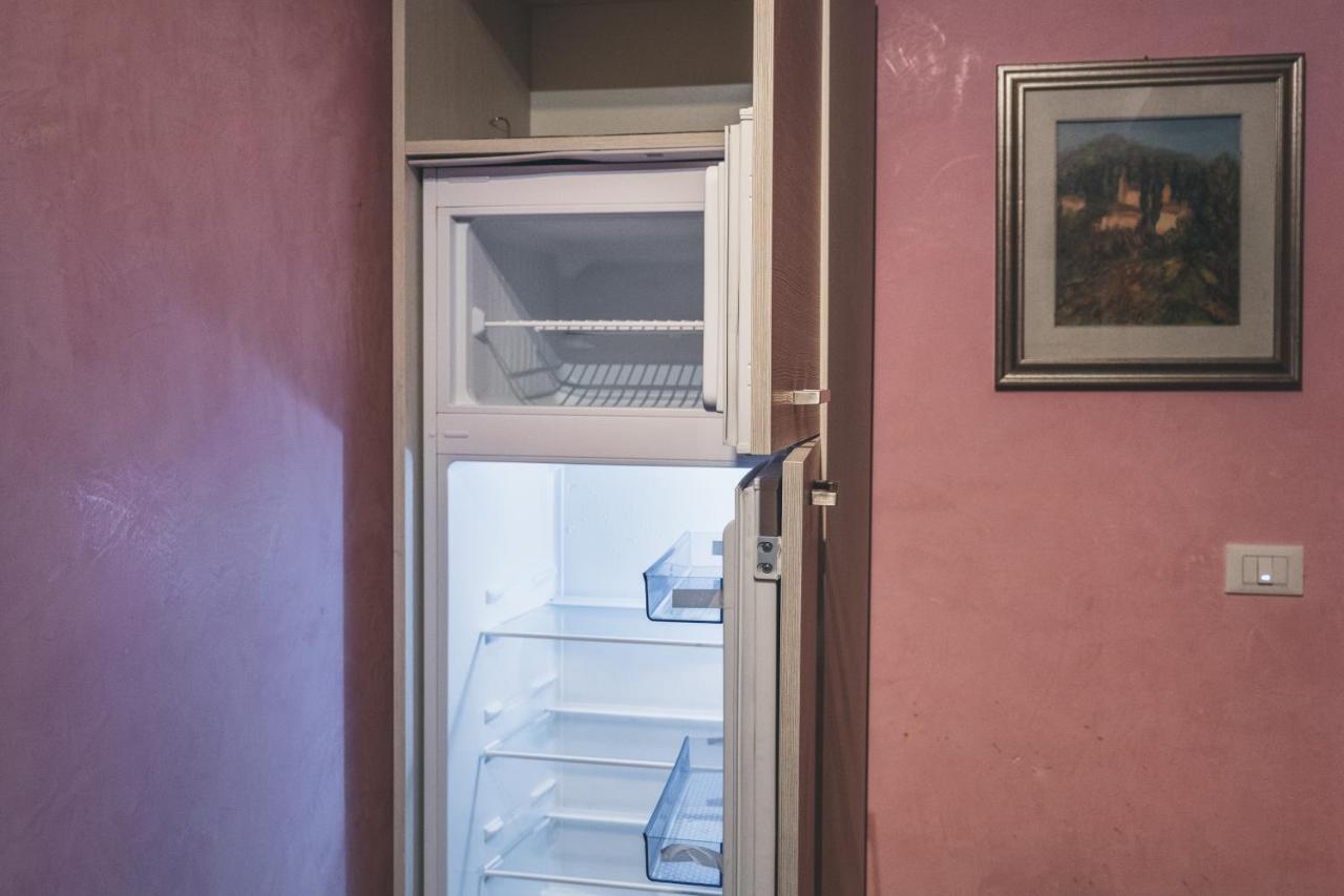 Bulldog Station Apartments With Private Wc, Ac, Tv Mestre Extérieur photo